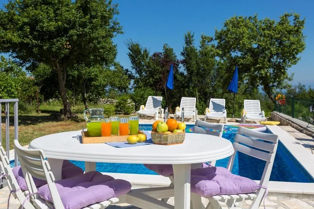 Holiday House In Labin With Terrace, Air Conditioning, W-Lan, Washing Machine 0*, לאבין