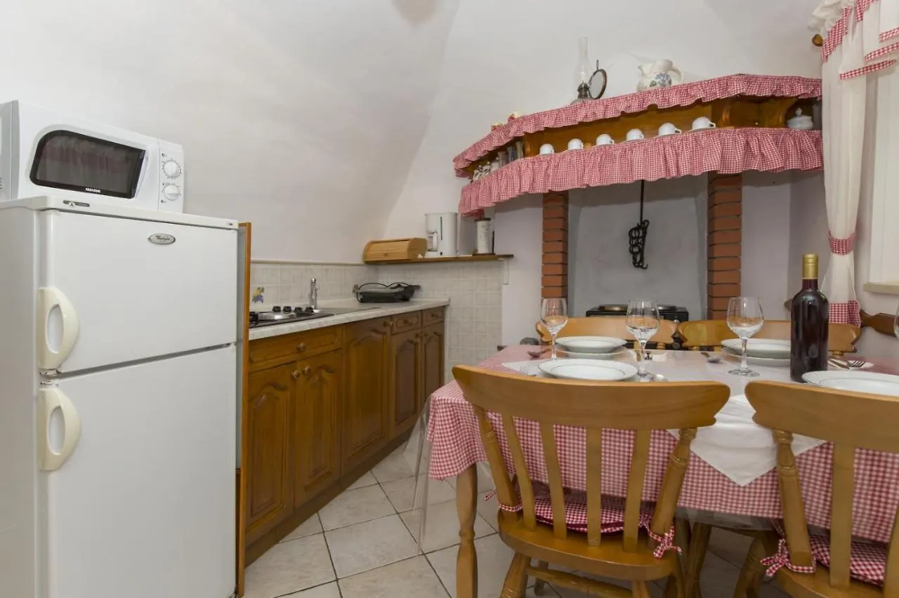 בית נופש Holiday House In Labin With Terrace, Air Conditioning, W-Lan, Washing Machine